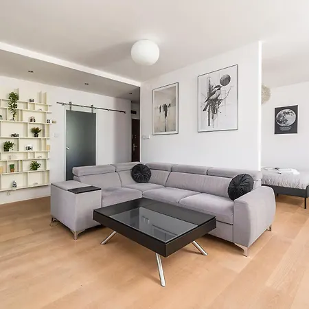 Lumina I 2br In Center Of Warszaw I Balcony I Parking شقة *